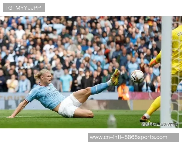 官方：哈兰德战小蜜蜂的强硬对立破门中选曼城10月最佳进球